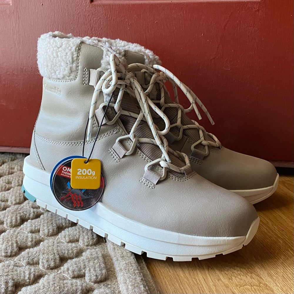 NWT Columbia snow boots, women's size 7 ❄️☃️